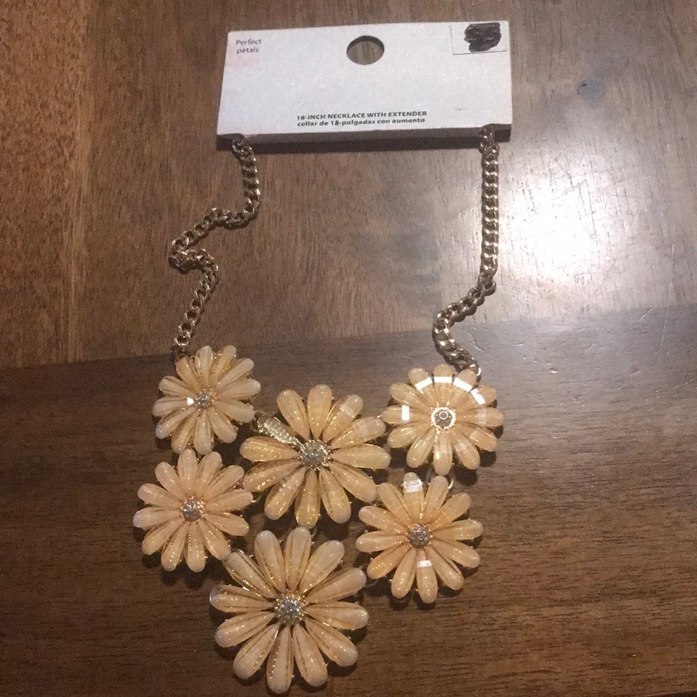 18 inch flower necklace